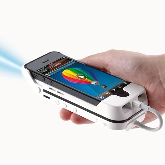 Aiptek MobileCinema i55 – pico projektor z baterią do iPhone’a 5