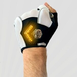 Zackees – rękawiczki z kierunkowskazami diodowymi LED na rower
