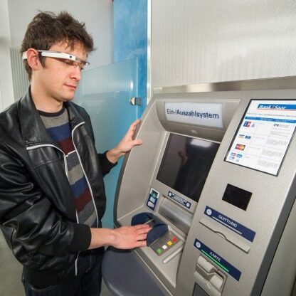 Google Glass zwiększy bezpieczeństwo przy bankomacie