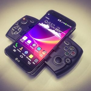 Phonejoy – rozsuwany kontroler do grania na smartfonach i tabletach