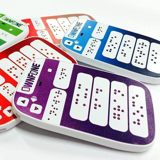 Telefonik OwnFone w wersji dla niewidomych w języku Braille’a