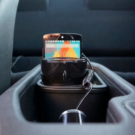 Zens Qi Wireless Car Charger – bez kabla w aucie