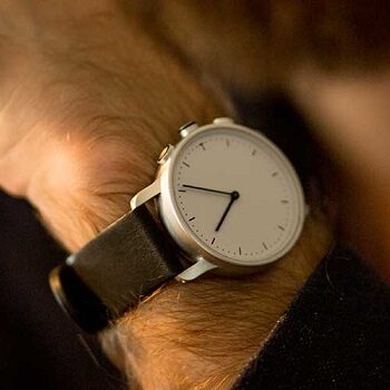 Névo watch – tracker fitness w stylu klasycznego zegarka