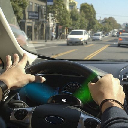 Drive – połóż na kierownicy obie ręce to skorzystasz z telefonu
