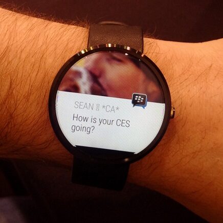 BlackBerry Messenger trafia także na zegarki z Android Wear