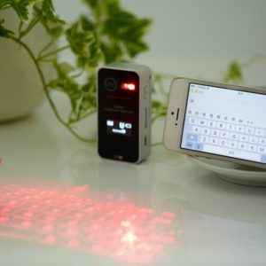 Blaser dla smartfonów – projekcyjna klawiaturka z track padem