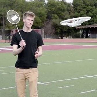 Zyro – zamienimy piłkę na latającego drona?