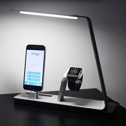 NuDock – multistacja dokująca i lampka LED w eleganckim panelu