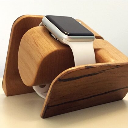Tanaan Apple Watch Charging Dock – drewno i styl w stacji