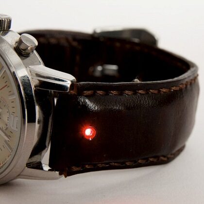 Unique – dioda LED i sensory w pasku dla klasycznego zegarka