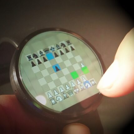 Gra na zegarek: Emerald Chess – może szachy na smartwatchu?