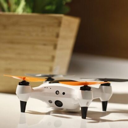 ONAGOfly – selfie dron wielkości dłoni. Sterowany smartfonem.