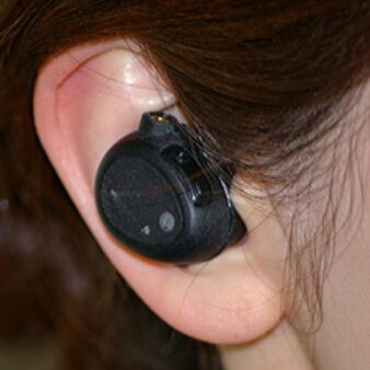 Smart Hearable od NEC z autoryzacją z ucha