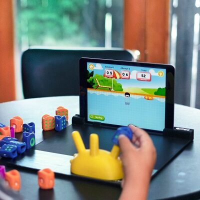 Plugo – stacja na tablet łącząca zabawę z edukacją