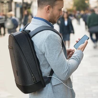 Agazzi Pro – smart plecak z czytnikiem palca