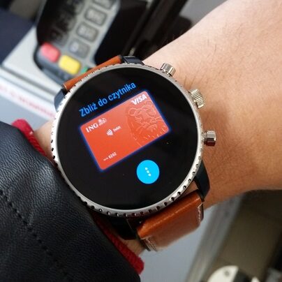 Jak płacić Google Pay przez smart zegarki Wear OS?