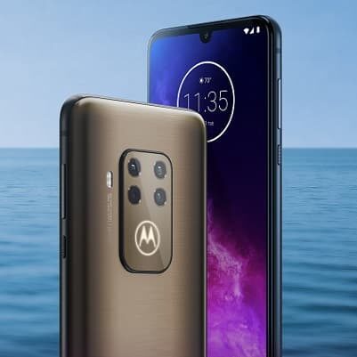 Motorola Moto One Zoom z czterema aparatami