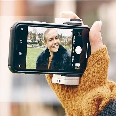 ShutterGrip 2 – fotograficzny uchwyt do smartfona