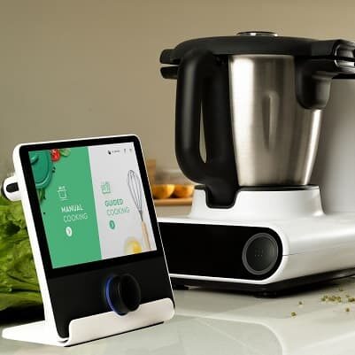 Julia od CookingPal to smart robot kuchenny