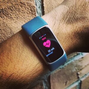 Fitbit Charge 5 EKG test